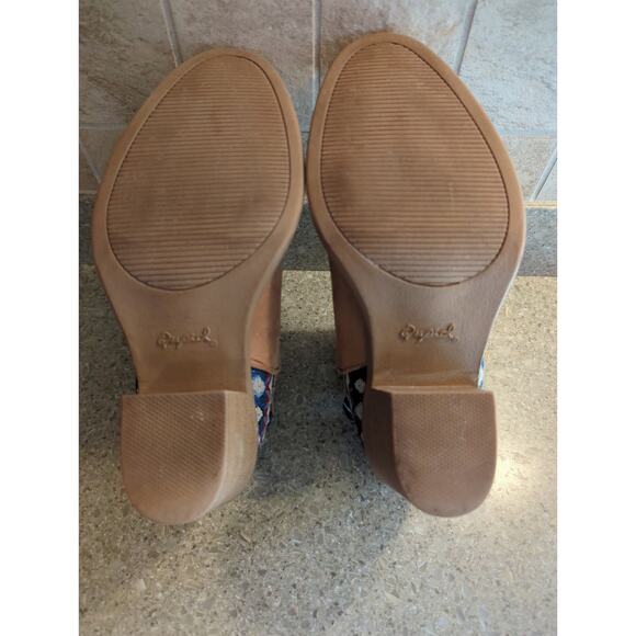 Qupid Tan Suede Booties Southwestern Blanket Heel detail 2.5" Women's Size 8 - Picture 5 of 9